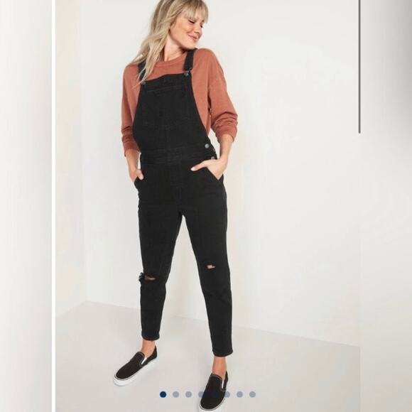 Old Navy Pants - Old Navy Sz 4 OG Straight Black Washed Ripped Jean Overalls Stretchy Mom Jean